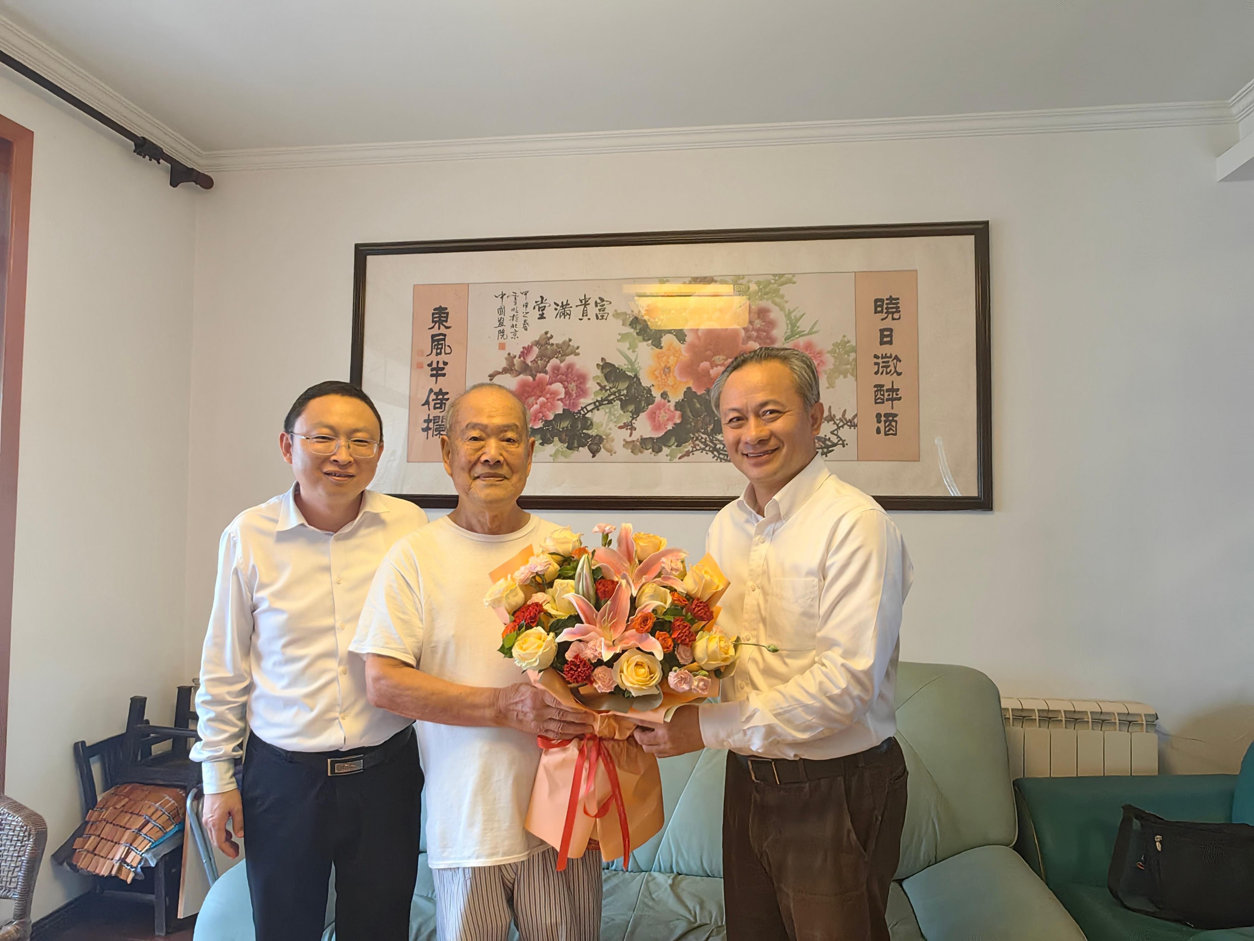 翁校长慰问 翁校长慰问